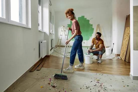 Lowe's Home Improvement store hours for today - find out here!