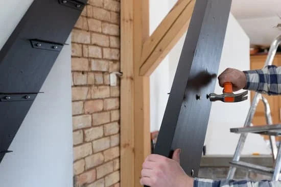 How to improve posture when working from home: ergonomic chairs and standing desks