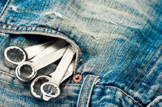 Key documents, income proof, and credit score needed to request a home improvement loan