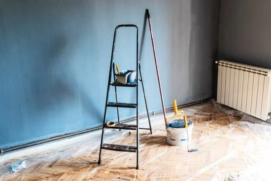 DO HOME IMPROVEMENT CONTRACTORS HAVE TO obtain proper licensing and insurance
