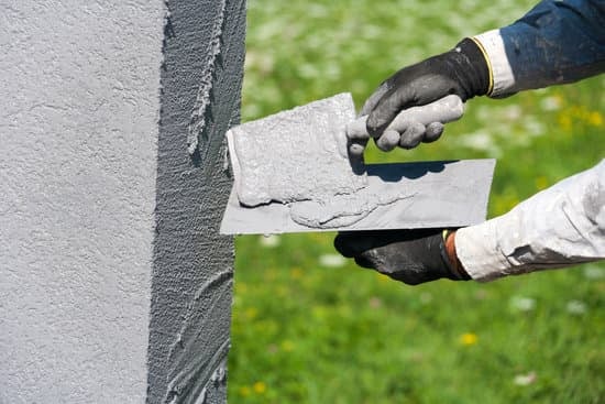 Comparing plumbing supplies at Home Depot, Lowe's, and Ace Hardware for the best selection and prices